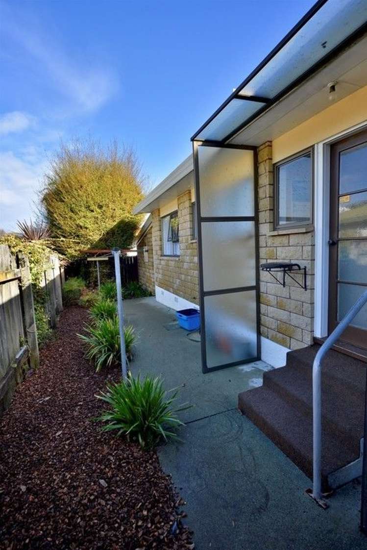 2/1 Alyson Place Stoke_13