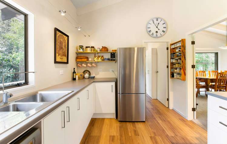 122 Woodlands Park Road Titirangi_3