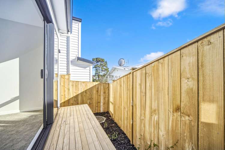 16A & 16D Madison Place Forrest Hill_23