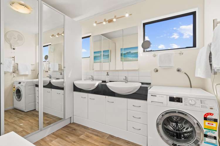 19 Raumati Crescent Onerahi_14