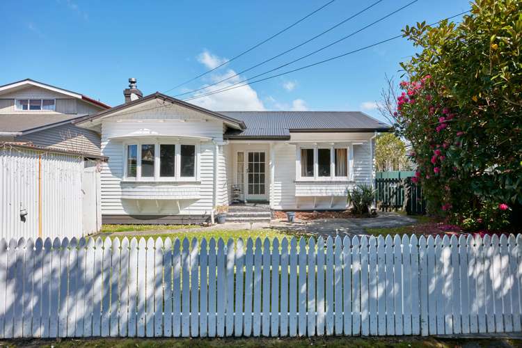 42 Adair Street Whataupoko_1