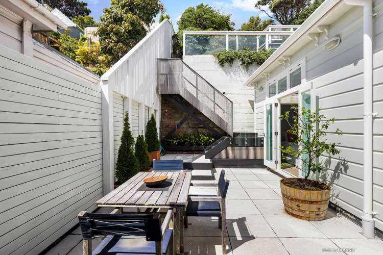 16 Earls Terrace Mount Victoria_13