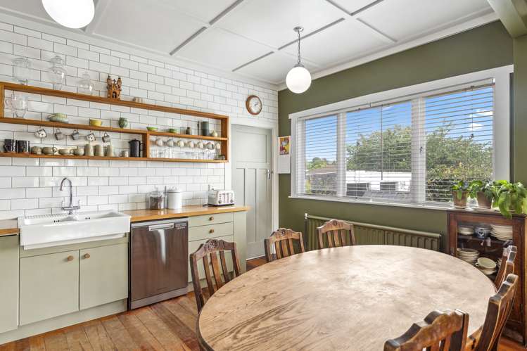 44 Robertson Street Glenholme_6