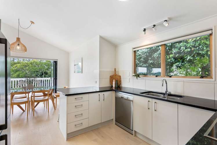 42 Deuxberry Avenue Northcote_11