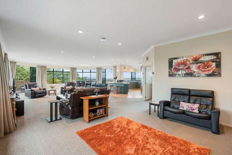 160 Lloyd Road Riverhead_7