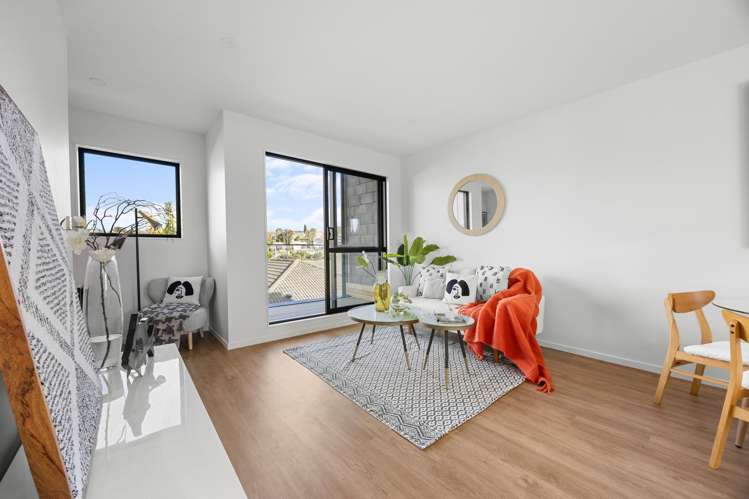 2/21 Valonia Street_3