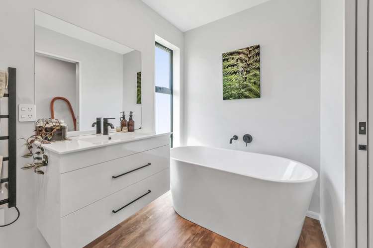 19 Stormlea Drive Southbridge_16