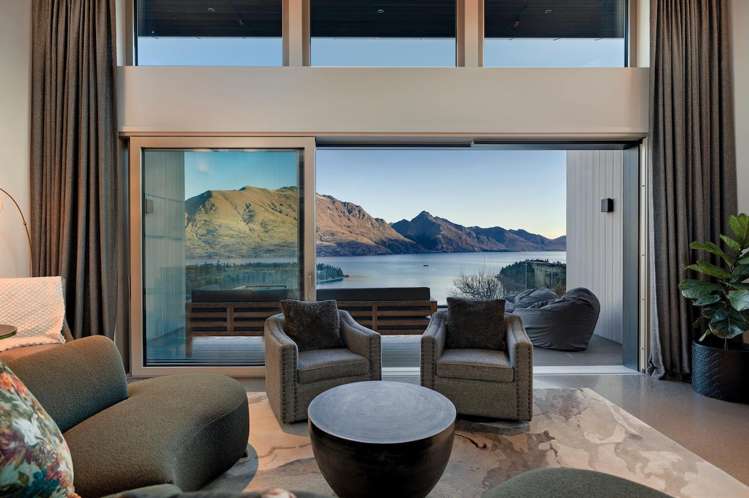 52 Suburb Street Queenstown Hill_10