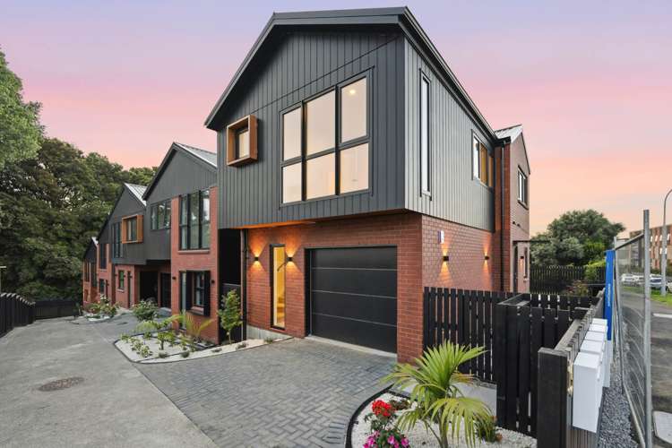 13 Torino Street Pt England_40