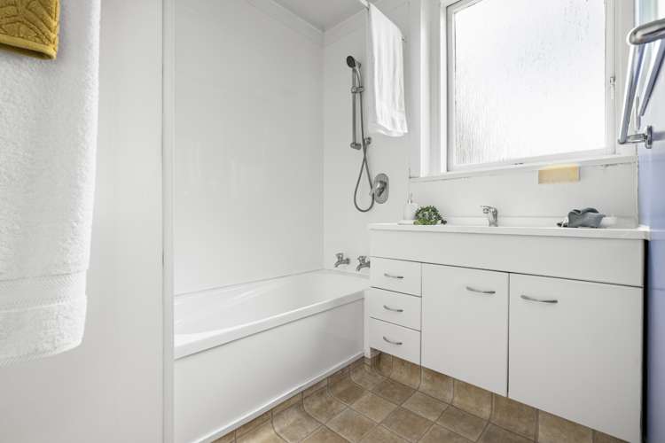 36 Jonathon Street Brookfield_10