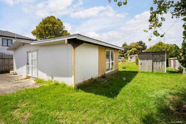 134 & 134a Browns Road Manurewa_6