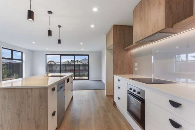 10 Inch Crescent Rangiora_1