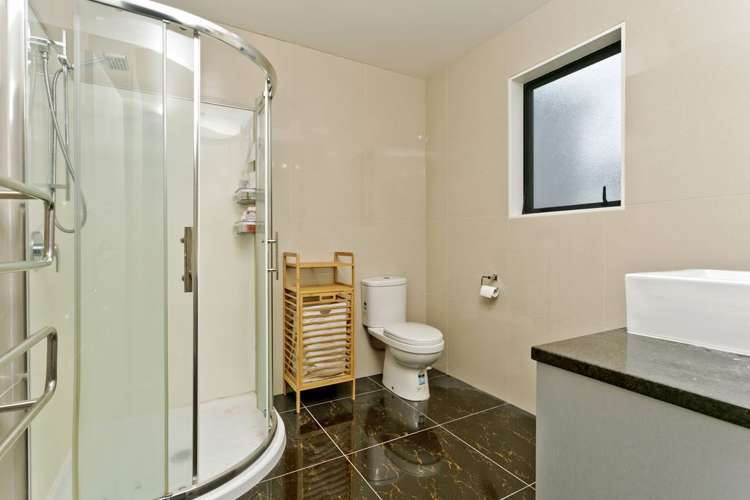 5/75 Tamahere Drive Glenfield_15