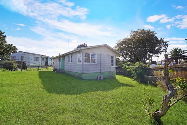 Charming and Spacious 3-Bedroom Family Home in a Prime Location