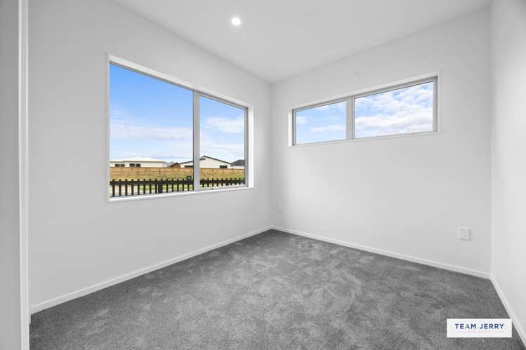 44 Furlough Road Opaheke_20