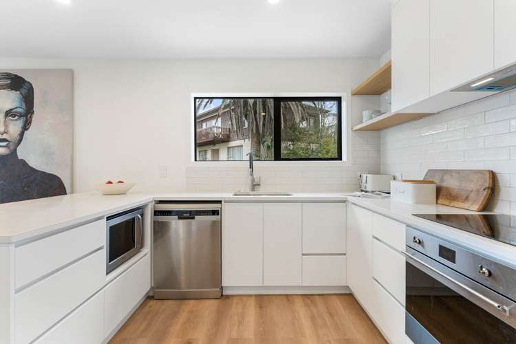 1/12 Surville Place Mairangi Bay_3