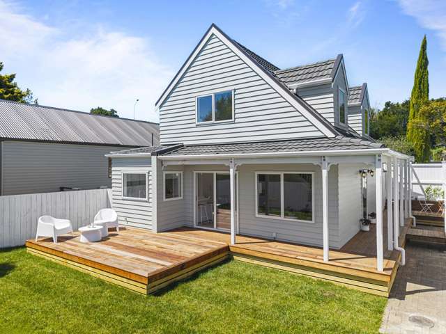 Perfect freehold family home - renovated and move in ready