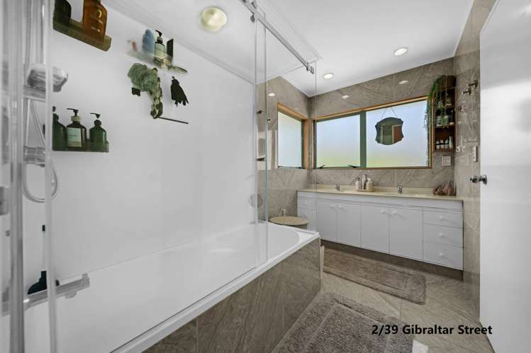 1 & 2/39 Gibraltar Street Howick_13