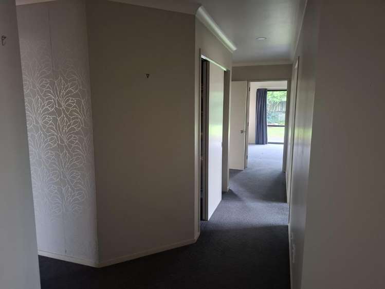 24 Oaklands Drive 11373_14