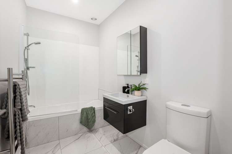 30 Red Beech Avenue Woodridge_18