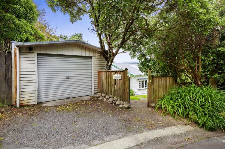 5 Coach Lane Belmont_18