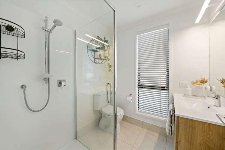 8 Patariki Way Beach Haven_10