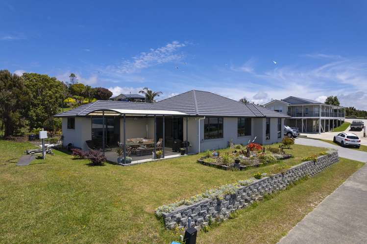 31 Eagles Way Cable Bay_10