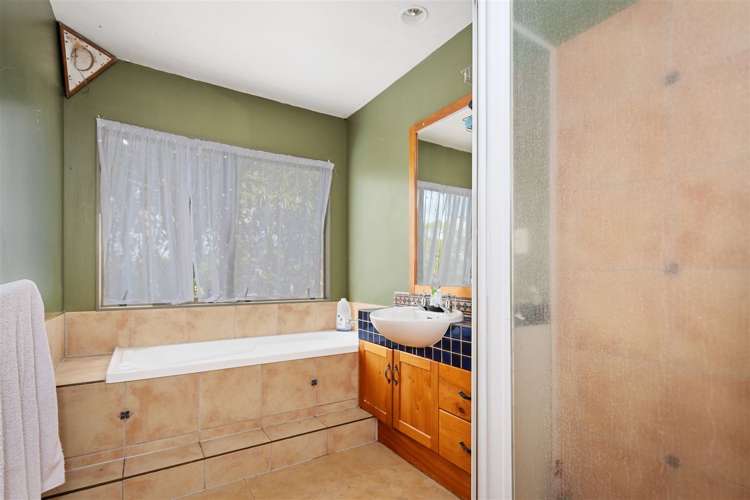 21 Athena Grove Papamoa_16