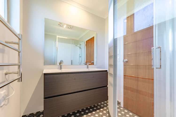 32 Aviemore Street Glenwood_11