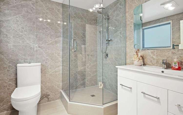 22 Fiesta Drive 1679_12