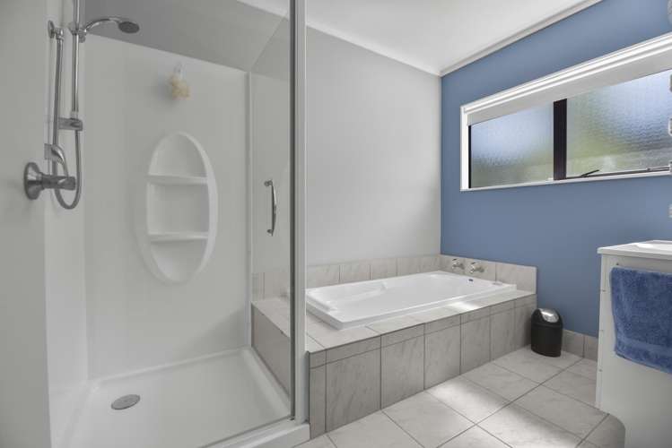 96 Brian Crescent Stanmore Bay_12