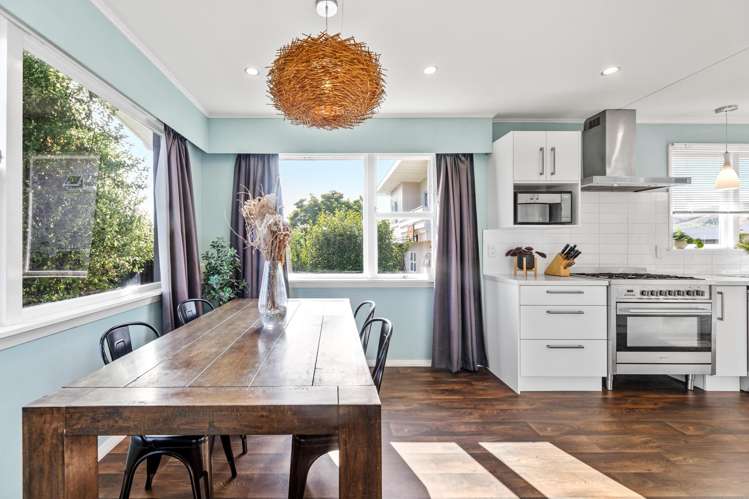 6 Newbourne Crescent Redwoodtown_3