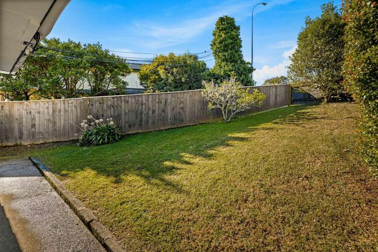 1/31 Captain Scott Road Glen Eden_13