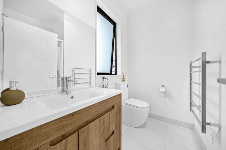 2/42 Woodside Road_5