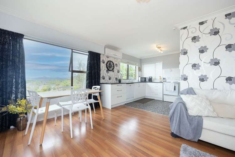 2/48 Hogans Road Glenfield_3