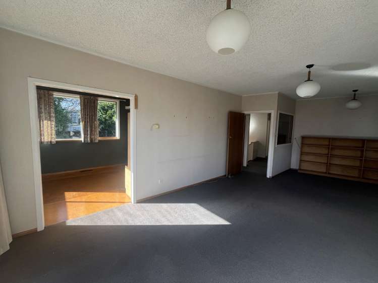 8 Comries Road 1053_3