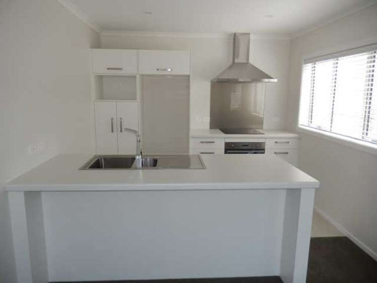 2 Ridgedale Crescent 2743_2