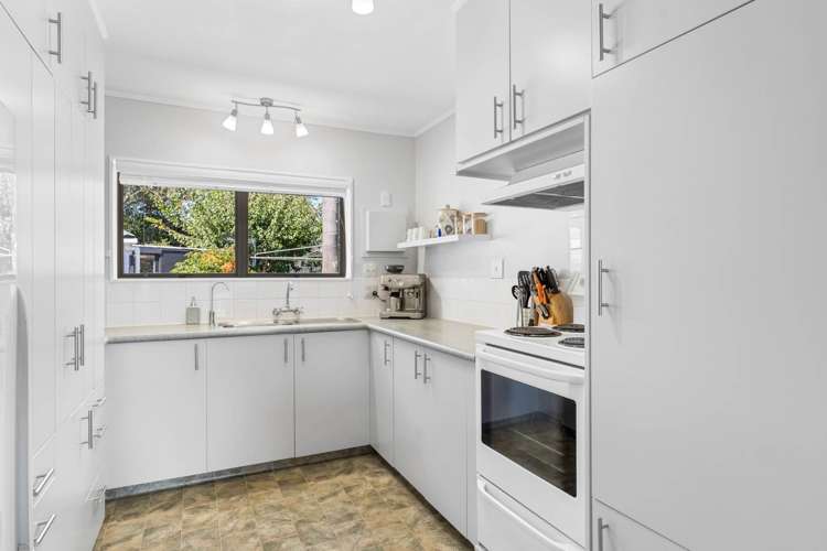 80 Torkar Road Clarks Beach_14