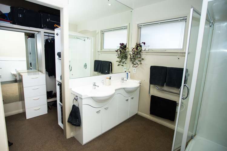 9 Hurunui Street Cracroft_12