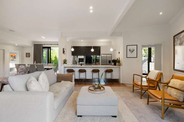 703 River Road Chartwell_7