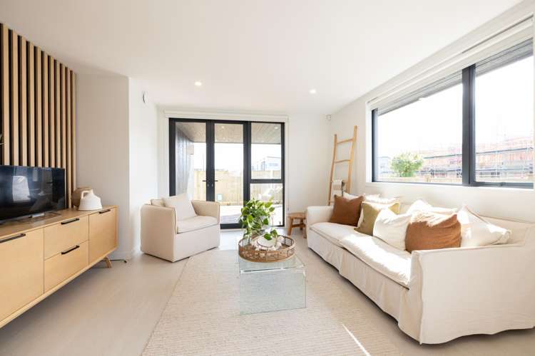 91 Waituarua Drive "Waiata Shores" Takanini_7