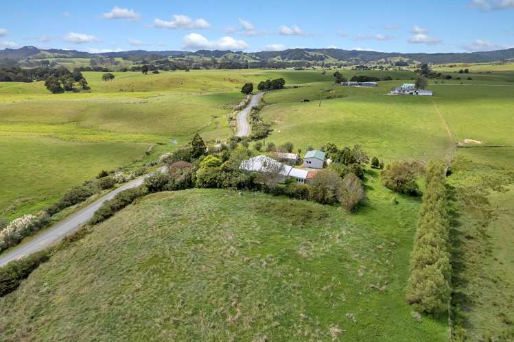 121 Taipuha Station Road Otamatea Surrounds_31