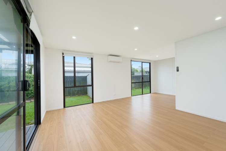 2/16 Cameron Place Ranui_14
