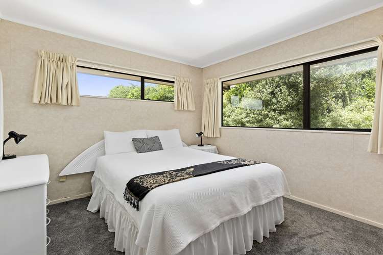 23 Duval Grove Tawa_16