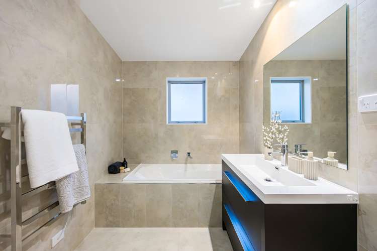 3 Tuangi Street Long Bay_17