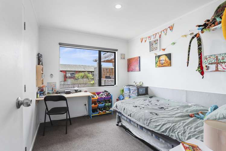 2 Mary Keane Lane Parakai_16