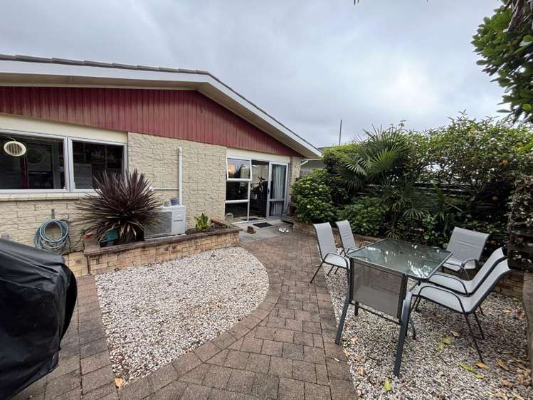 1/76 Weka Street 1947_4