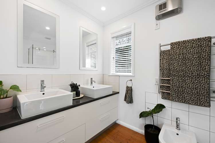 7a Kahikatea Drive Melville_11