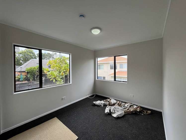2/205 Abbotts Way Remuera_5