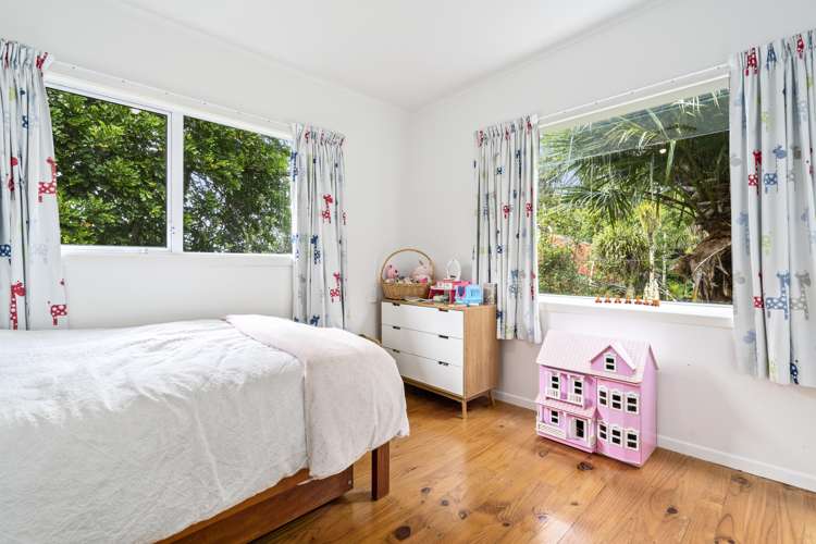 11 Ngaio Road Titirangi_13